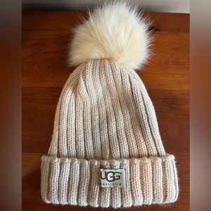 NWOT UGG AUSTRALIA Cream Tan Winter Knit Faux Fur fleece lined toque hat Pom Pom